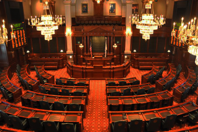 State-Capitol-Building-House-Chamber-Springfield-IL-2013-09-23_640x480