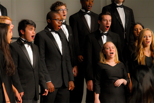 Choir foreshadows successful year through first concert