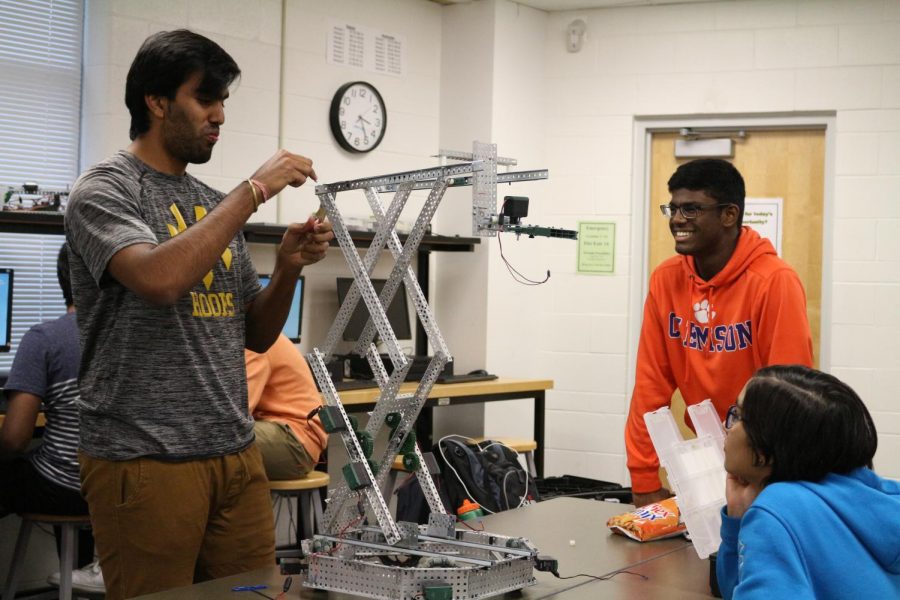 Robotics team qualifies for state in competition