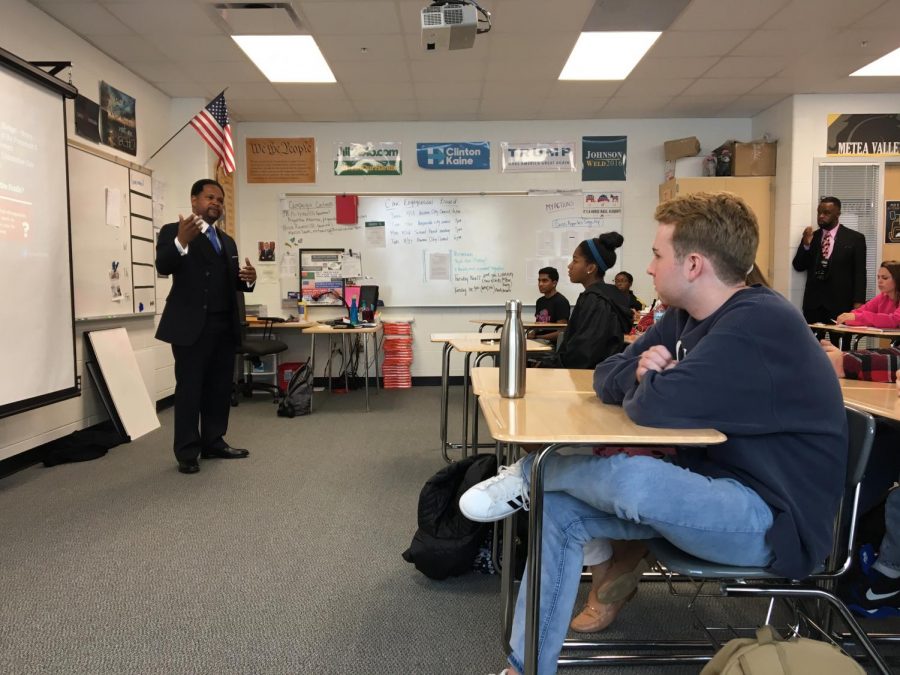 Richard Irvin talks to a Period 4 Government class about his position as Mayor. 