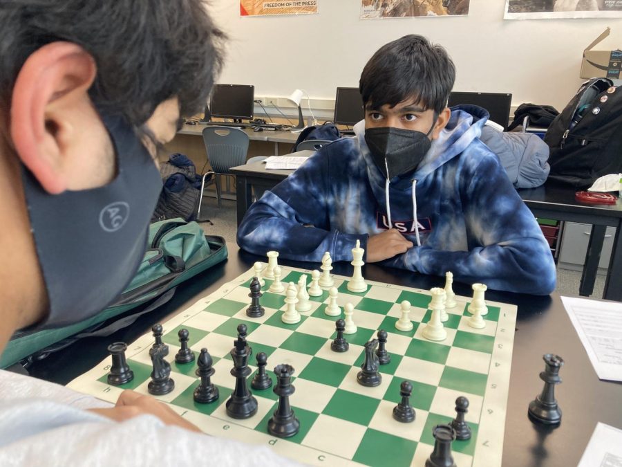 Chess+team+members+play+a+speed+round+to+practice+for+their+upcoming+tournament.