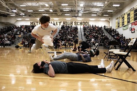 Metea Valley winter pep rally set spirits high during chilly times