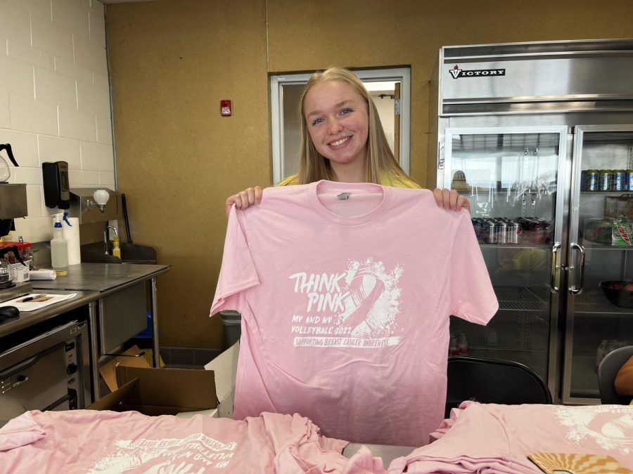 Lizzie+OLeary+sells+Think+Pink+t-shirts%0A