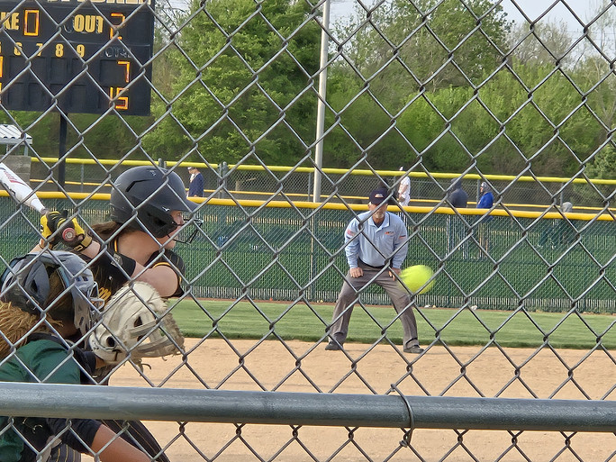 Genevieve+Gonzales+%2812%29+takes+a+ball+high+with+the+bases+loaded+in+the+5th+inning