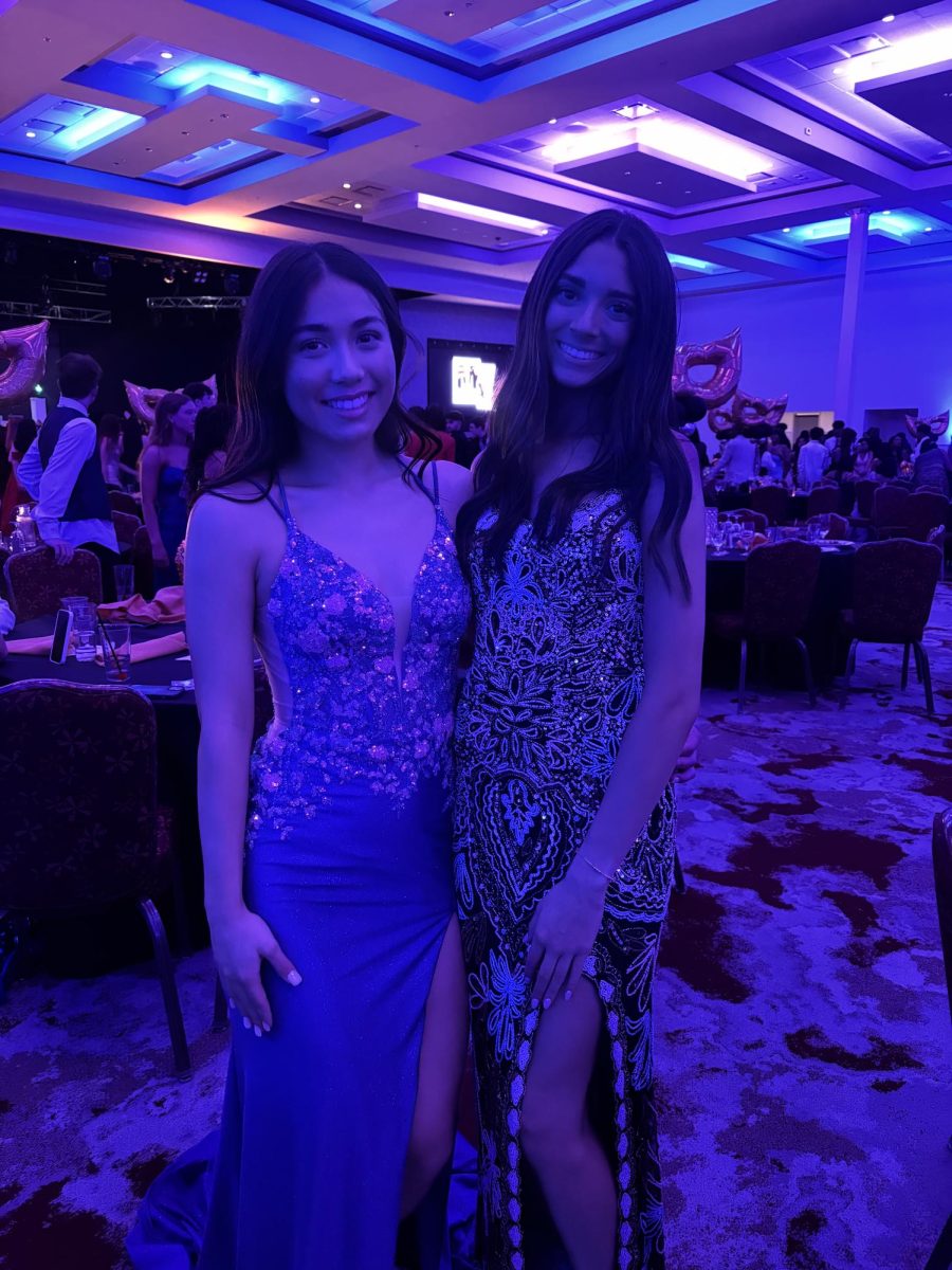 Seniors attend the 2025 Prom.